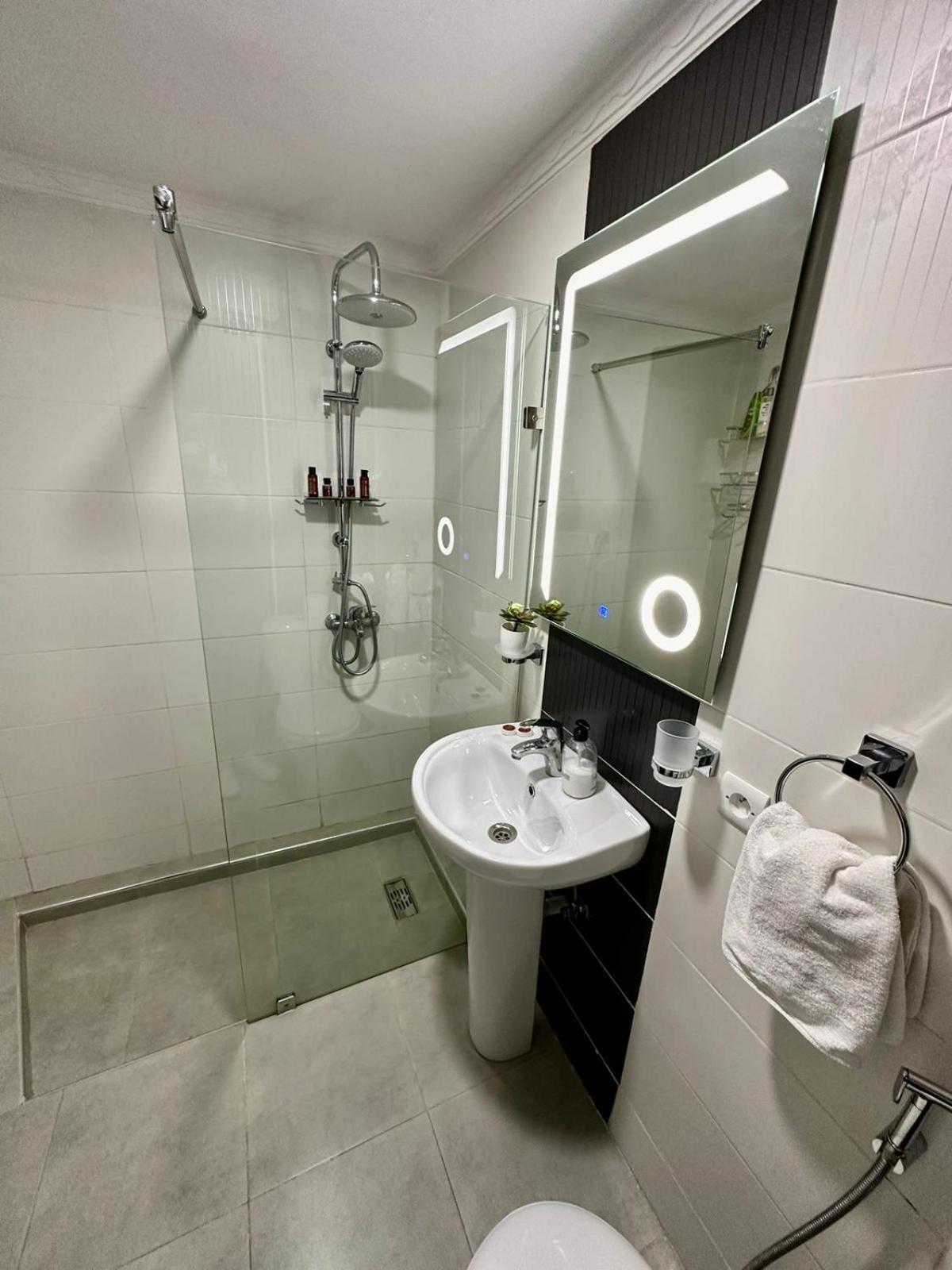 Appart Neuf Lumineux Climatise 1Ere Etage Tanger Luaran gambar